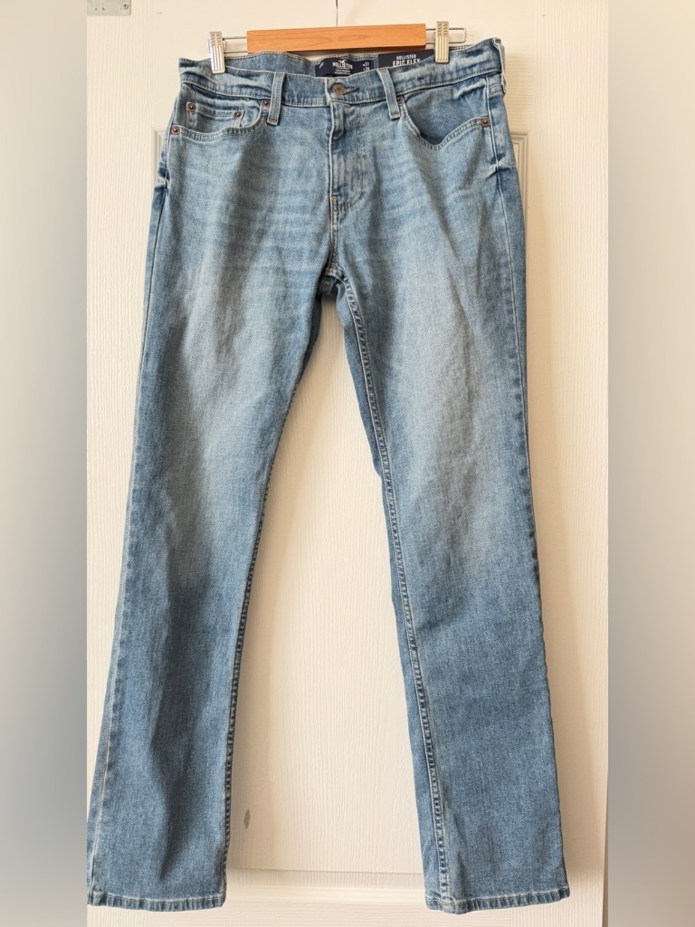 Hollister Epic Flex New Light Wash Denim Slim Straight Men’s Jeans, Size 31 x 34